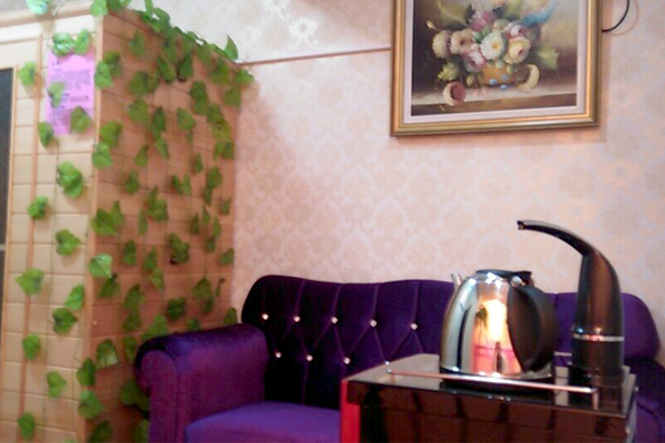 花季传媒APP网站免费进入上海嘉定美容院花季黄色片店