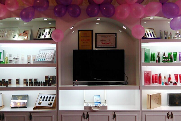 花季传媒APP网站免费进入上海嘉定美容院花季黄色片店