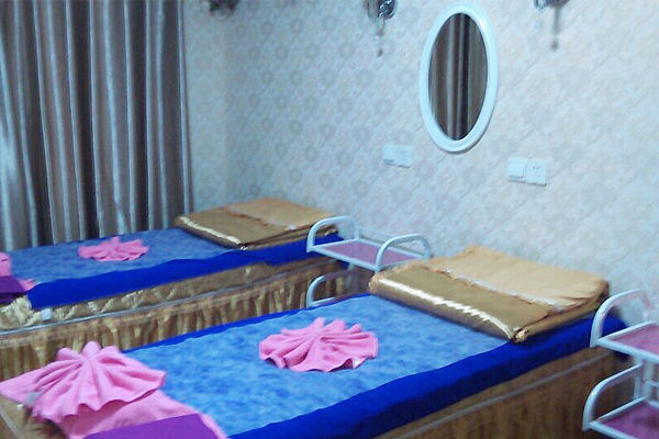 花季传媒APP网站免费进入上海嘉定美容院花季黄色片店