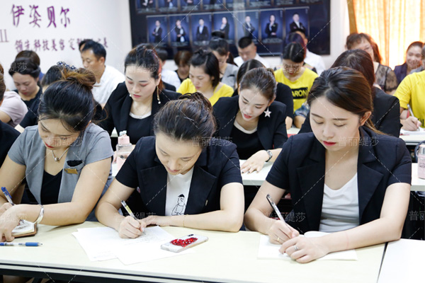 美容导师怎样才称之为优秀