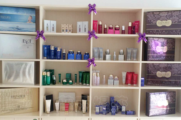 花季传媒APP网站免费进入天门美容养生会所展柜