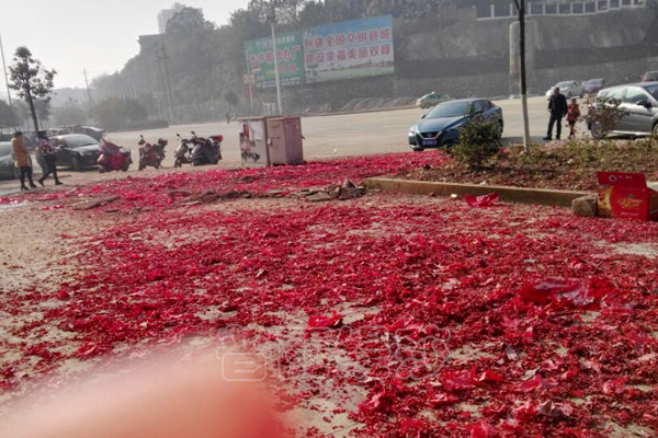 花季传媒APP网站免费进入湖南双峰店开业