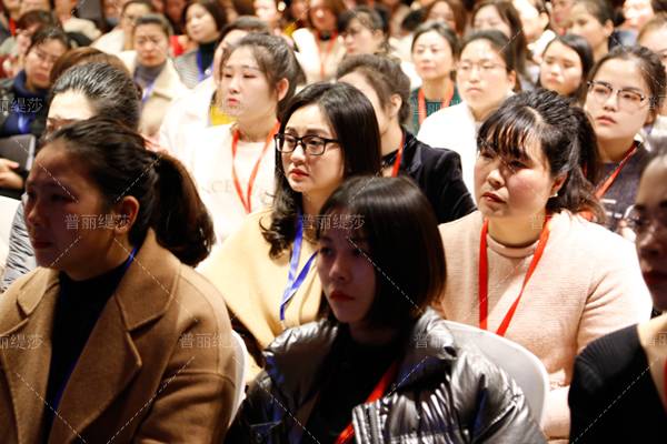 美容院院长必须掌握的员工管理手册