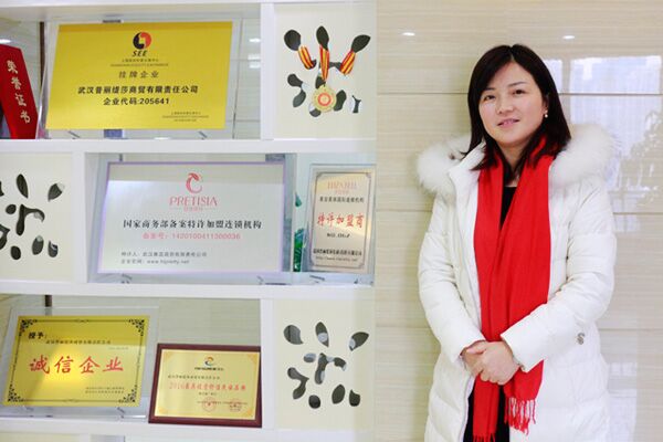 新年初始多位花季黄色片商签约花季传媒APP网站免费进入携手共进