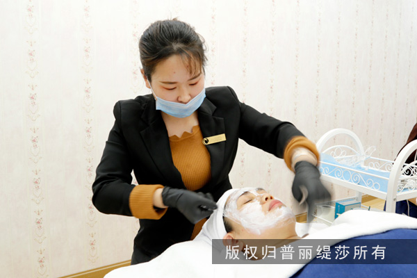 转发给好姐妹“怎样让面部饱满而不松弛”的 秘笈