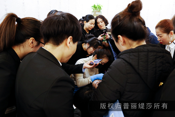 一个人开纹绣工作室应该怎么开