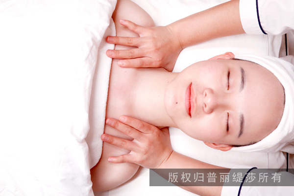 专业皮肤管理师告诉你中性/油性敏感肌肤护理方式