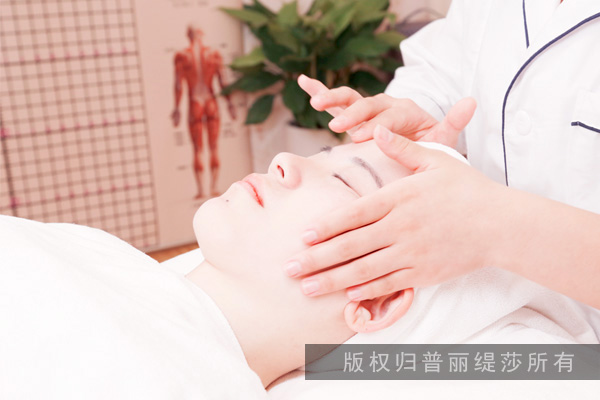 影响美容院业绩的因素：低价竞争和缺乏特色